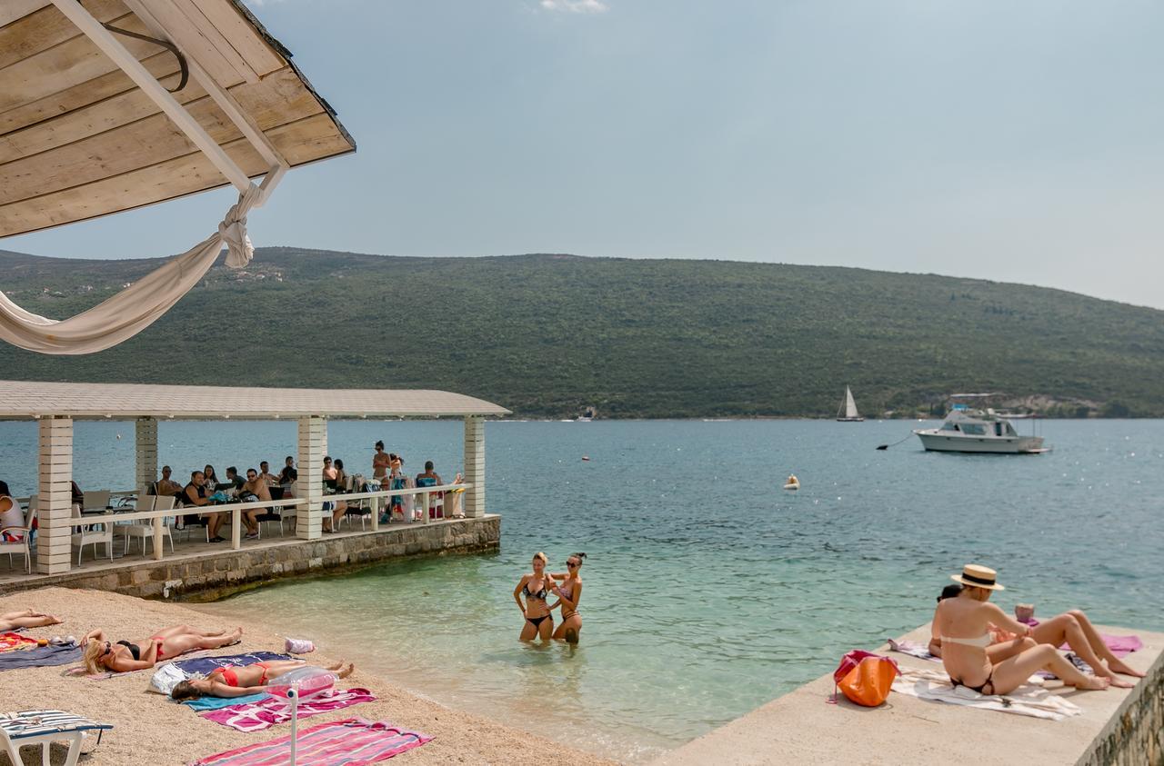 Apartments Milanovic Herceg Novi Bagian luar foto